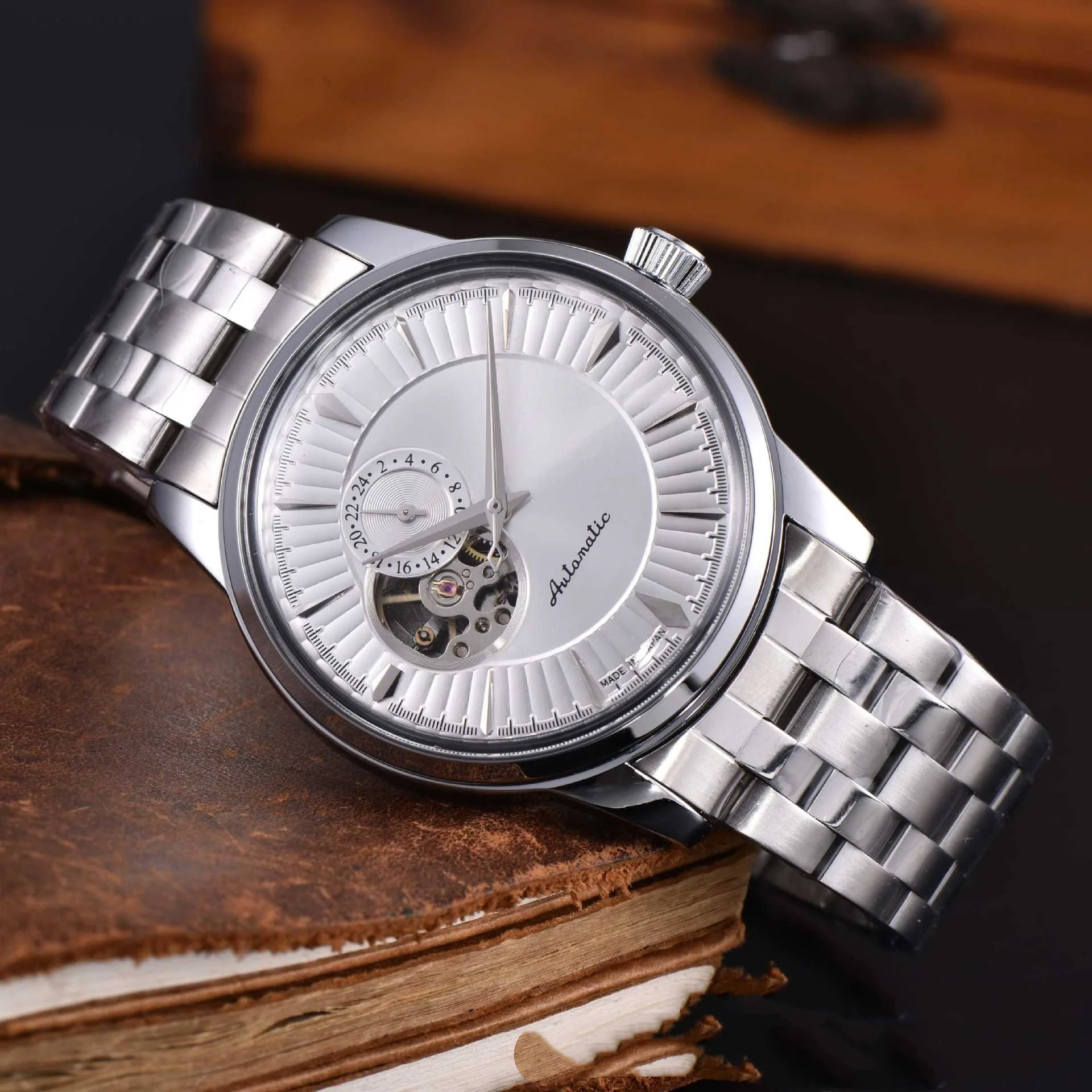 Automatic 904L Retro Style Automatic Watch, Silver Gold Tone, White Dial with Gold Hands, Men's Watch SK03
Automatic 904L Retro Style Automatic Watch, Silver Gold Tone, White Dial with Gold Hands, Men's Watch SK03