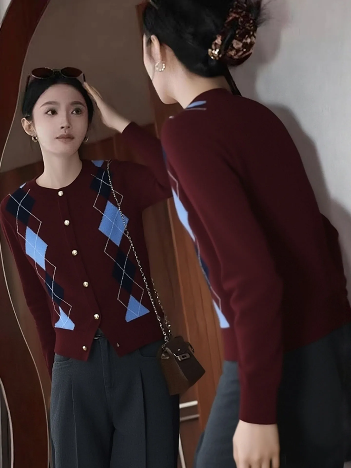 Элитный зимний вязаный свитер женский с длинным рукавом, ромбовидным узором, цветными блоками, на пуговицах, повседневный, комфортный
Элитный зимний вязаный свитер женский с длинным рукавом, ромбовидным узором, цветными блоками, на пуговицах, повседневный, комфортный