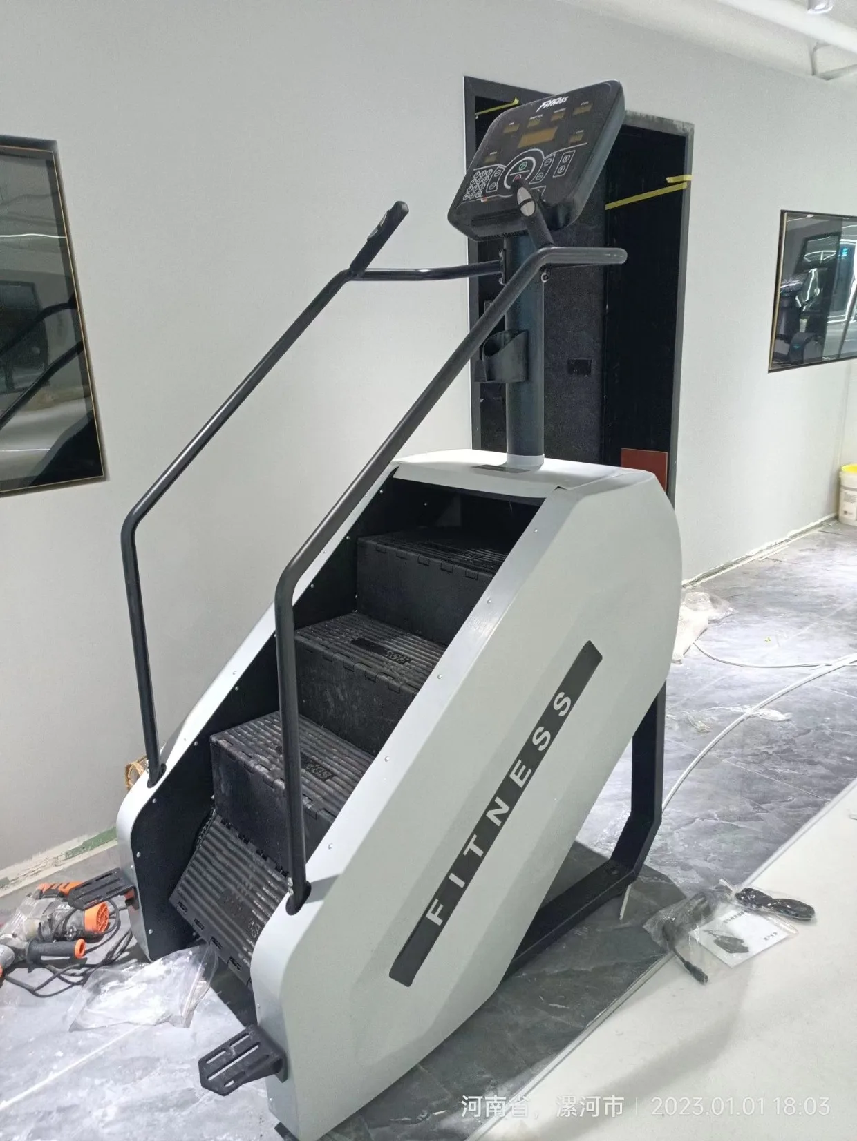 Mountaineer Stair Machine Fitness Equipment Climbing Walking Cardio Equipment Adjustable Speed Large Studio Fitness
Mountaineer Stair Machine Fitness Equipment Climbing Walking Cardio Equipment Adjustable Speed Large Studio Fitness
