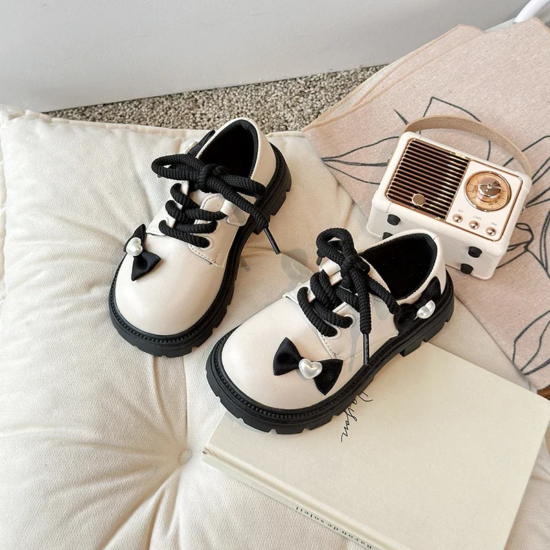 Children Princess Shoes Lolita Sweet Heart Bowknot Girls Black Shoes Fashion Mary Janes Versatile Chic Kids Trend Leather Shoes
Children Princess Shoes Lolita Sweet Heart Bowknot Girls Black Shoes Fashion Mary Janes Versatile Chic Kids Trend Leather Shoes