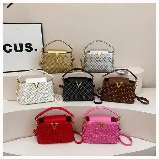 Shopping Style Diaper Bag Women's Luxury Leather Tote Vintage Crossbody Bag Minimalist Designer Large Capacity Chic Bag
Shopping Style Diaper Bag Women's Luxury Leather Tote Vintage Crossbody Bag Minimalist Designer Large Capacity Chic Bag