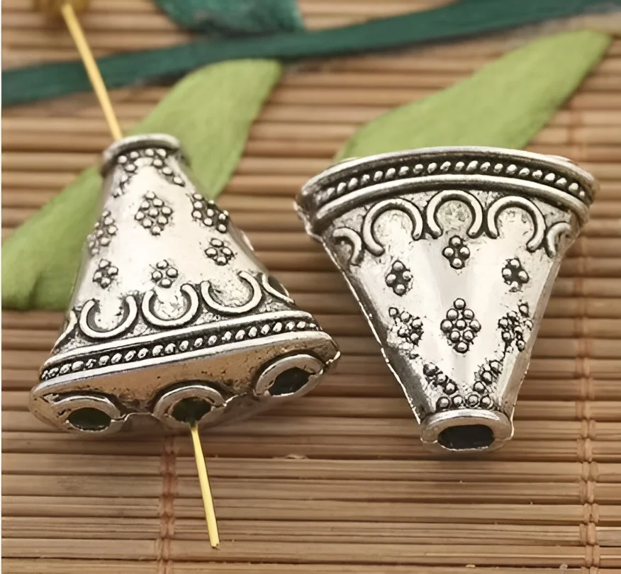 5pcs 23.1x8.7mm Alloy metal tibetan silver triangle shaped connectrs for jewelry handmade HWH3187
5pcs 23.1x8.7mm Alloy metal tibetan silver triangle shaped connectrs for jewelry handmade HWH3187