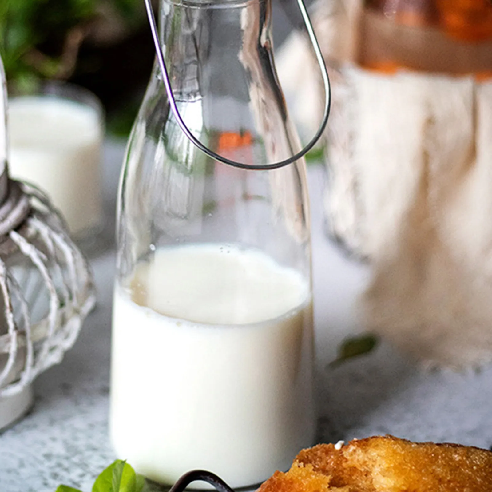Glass Buckle Bottle Small Compact Leak-Proof Enzyme Storage Bottle for Travel Picnic Cold Drinks Milk Coffee Juice Sealing
Glass Buckle Bottle Small Compact Leak-Proof Enzyme Storage Bottle for Travel Picnic Cold Drinks Milk Coffee Juice Sealing