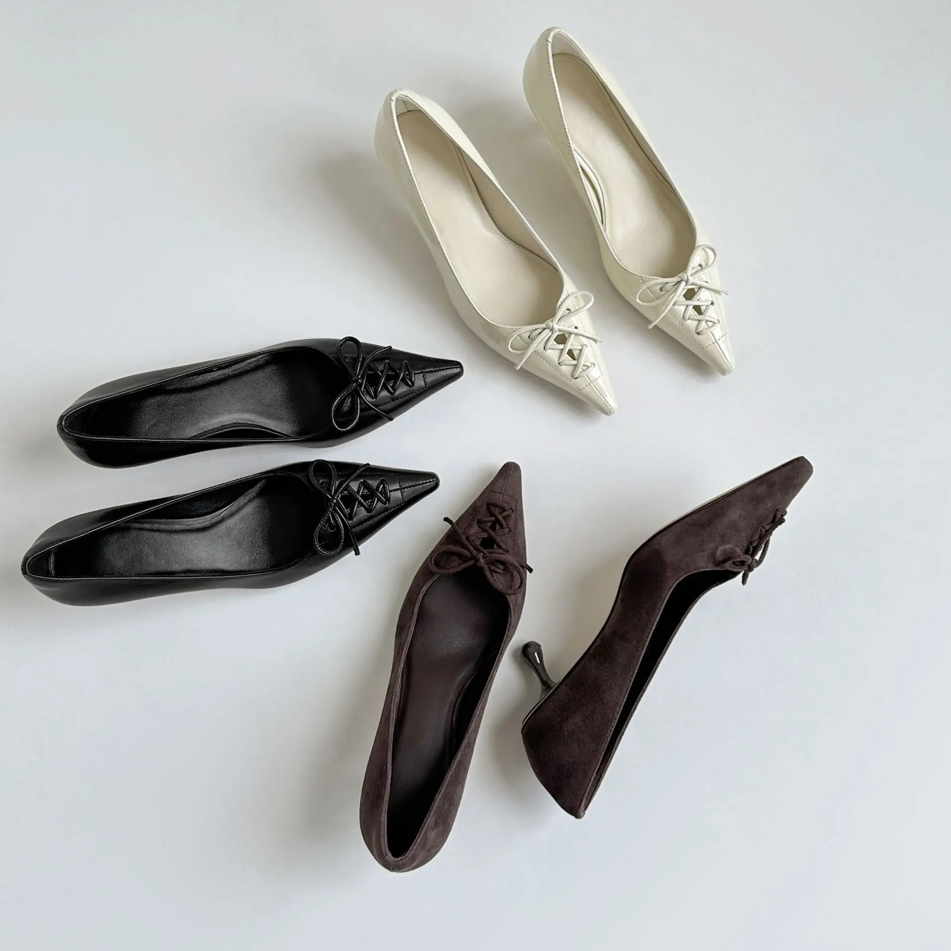 Withered French Minimalist Leather Sheepskin Bow Tie Elegant Shoe Women's Cat Heel Pointed Commuting High Heels Loafers Shoes
Withered French Minimalist Leather Sheepskin Bow Tie Elegant Shoe Women's Cat Heel Pointed Commuting High Heels Loafers Shoes