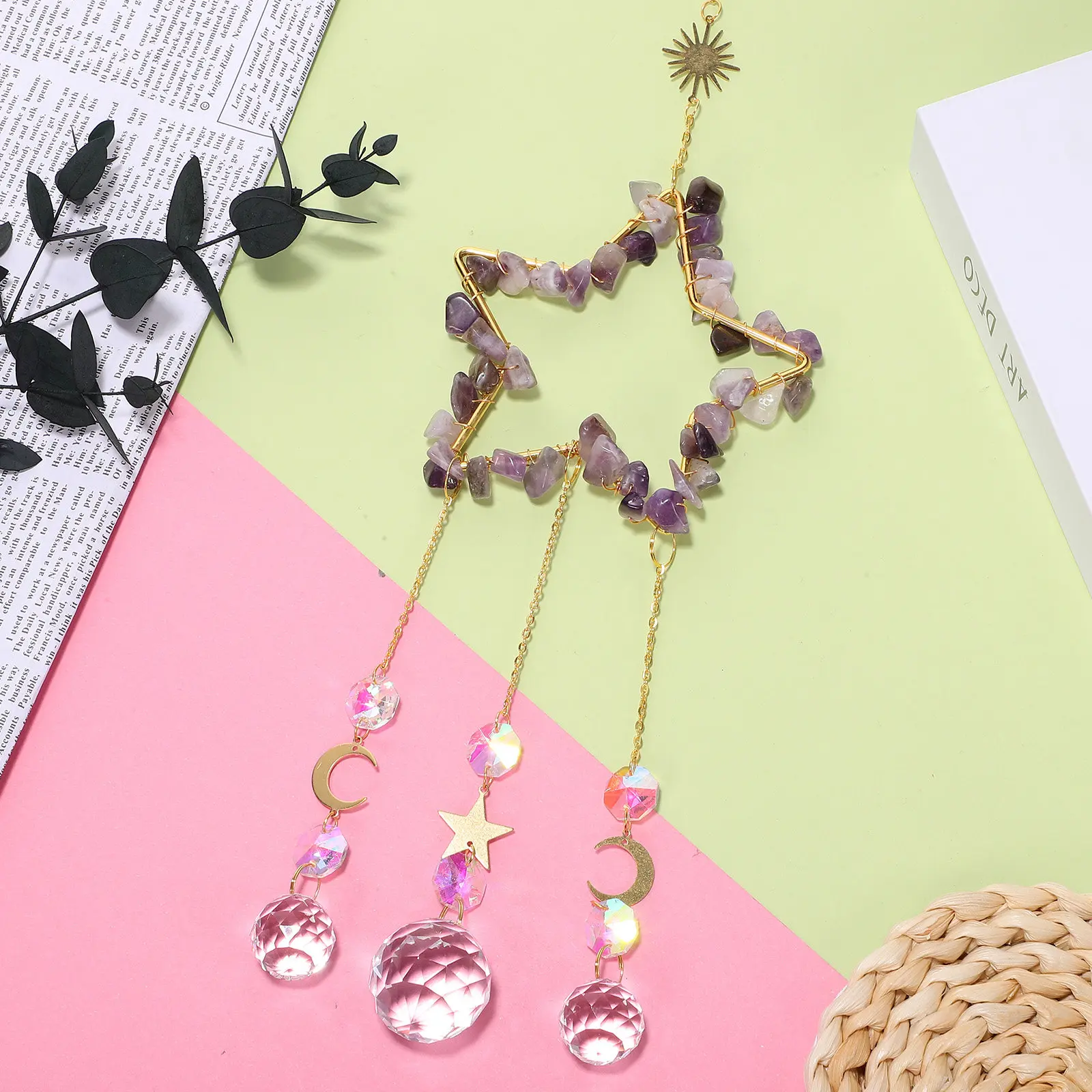 Хрустальный подвесной светоотражатель с разноцветными бликами для украшения дома, сада, окна, декоративный элемент
Хрустальный подвесной светоотражатель с разноцветными бликами для украшения дома, сада, окна, декоративный элемент