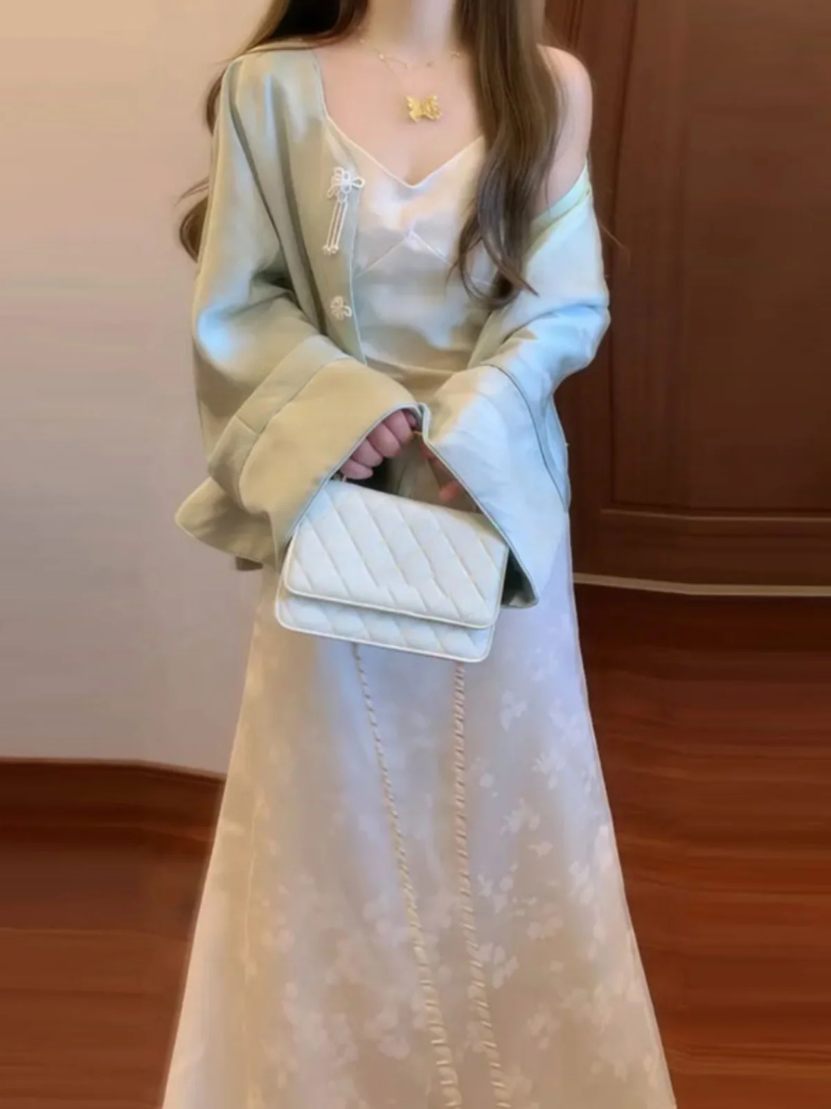 New Chinese Style Retro Top Coat Dress Two-Piece Set Long Sleeve V-Neck Comfortable Cotton Autumn Fashion Outfit for Women
New Chinese Style Retro Top Coat Dress Two-Piece Set Long Sleeve V-Neck Comfortable Cotton Autumn Fashion Outfit for Women