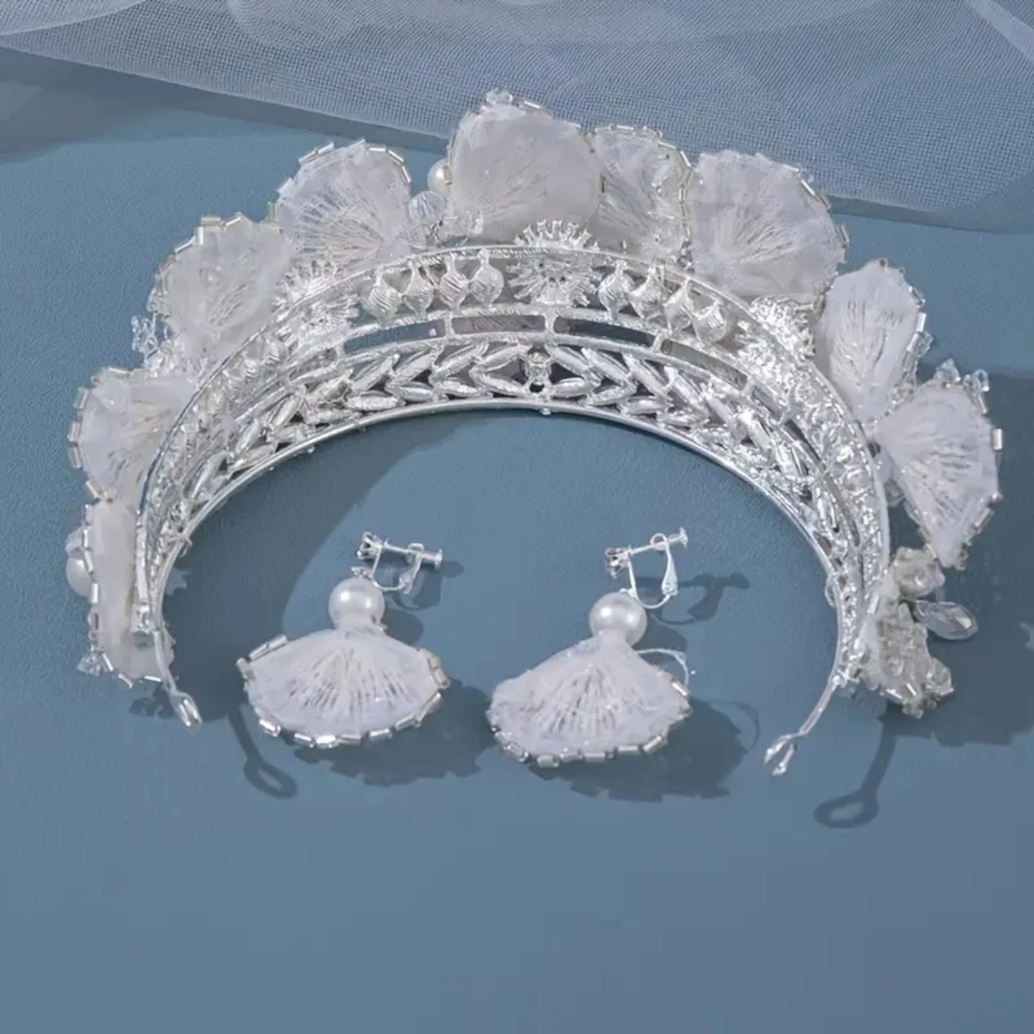 Elegant Silvery Faux Pearl Tiara Crown Featuring Stitched Petal Design for Bridal Wedding and Birthday Hair Accessories. Add a t
Elegant Silvery Faux Pearl Tiara Crown Featuring Stitched Petal Design for Bridal Wedding and Birthday Hair Accessories. Add a t