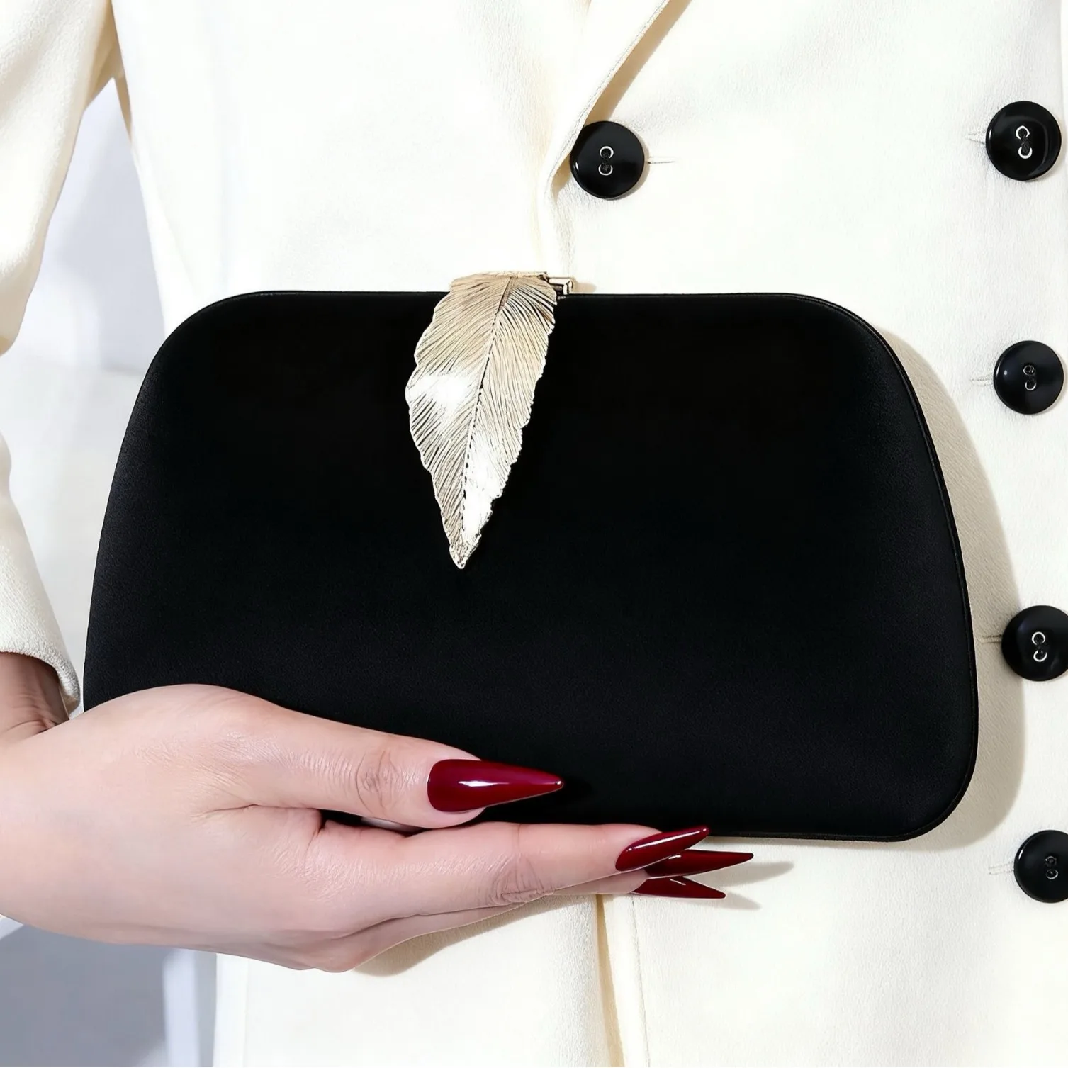Velvet Shiny Rhinestone Women Handbag Elegant Cheongsam Bag Noble Lady Clutch Bag Flannel Crossbody Party Wedding Banquet Purse
Velvet Shiny Rhinestone Women Handbag Elegant Cheongsam Bag Noble Lady Clutch Bag Flannel Crossbody Party Wedding Banquet Purse