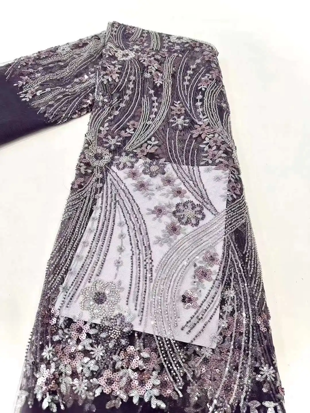 Latest Nigerian Sequins Lace Fabrics Fashion Women African Tulle Lace Luxury Groom Sequins Lace Fabric For Wedding Dress 5 Yards
Latest Nigerian Sequins Lace Fabrics Fashion Women African Tulle Lace Luxury Groom Sequins Lace Fabric For Wedding Dress 5 Yards