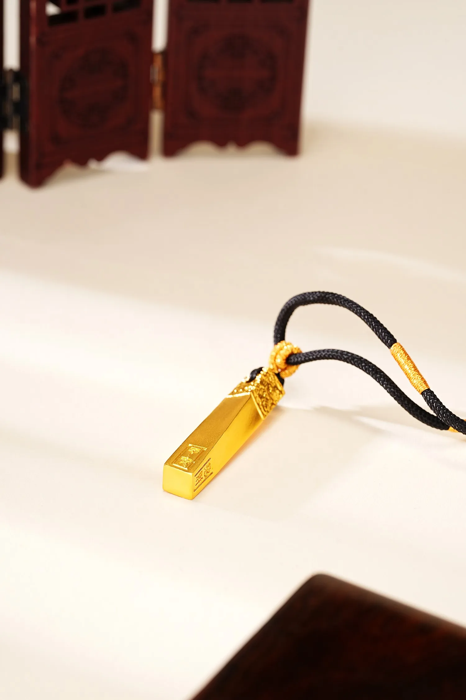 Lium Gems 24K Gold Vermeil Chinese Heaven and Earth Reversing Pendant Good Luck Necklaces Jewelry for Women GIft
Lium Gems 24K Gold Vermeil Chinese Heaven and Earth Reversing Pendant Good Luck Necklaces Jewelry for Women GIft
