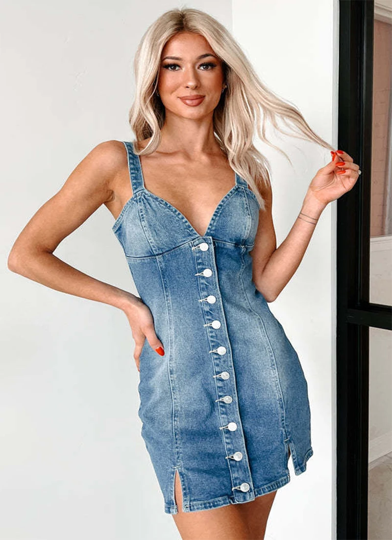 2025 Summer New Y2K Women's Denim Dress Sexy Deep V Neck Button Down Front Adjustable Strap Cowgirl Vest Jumpsuit Party Clubwear
2025 Summer New Y2K Women's Denim Dress Sexy Deep V Neck Button Down Front Adjustable Strap Cowgirl Vest Jumpsuit Party Clubwear