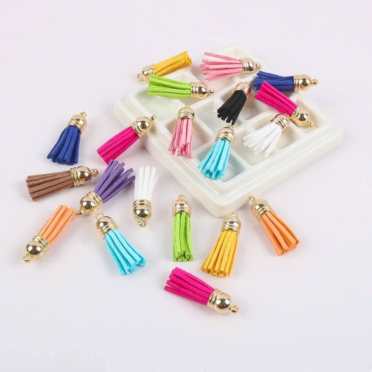 20pcs Leather Fringe Tassel Earrings Charms 36mm Gold Silver Cap Tassels For Keychain Fringe Pendant Diy Jewelry Accessories
20pcs Leather Fringe Tassel Earrings Charms 36mm Gold Silver Cap Tassels For Keychain Fringe Pendant Diy Jewelry Accessories