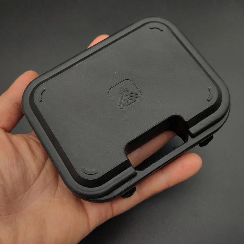 1:3 Model Keychain Plastic Case Miniature Alloy Suitcase Black Plastic Box 1:3 Toy Plastic Suitcase Accessory
1:3 Model Keychain Plastic Case Miniature Alloy Suitcase Black Plastic Box 1:3 Toy Plastic Suitcase Accessory