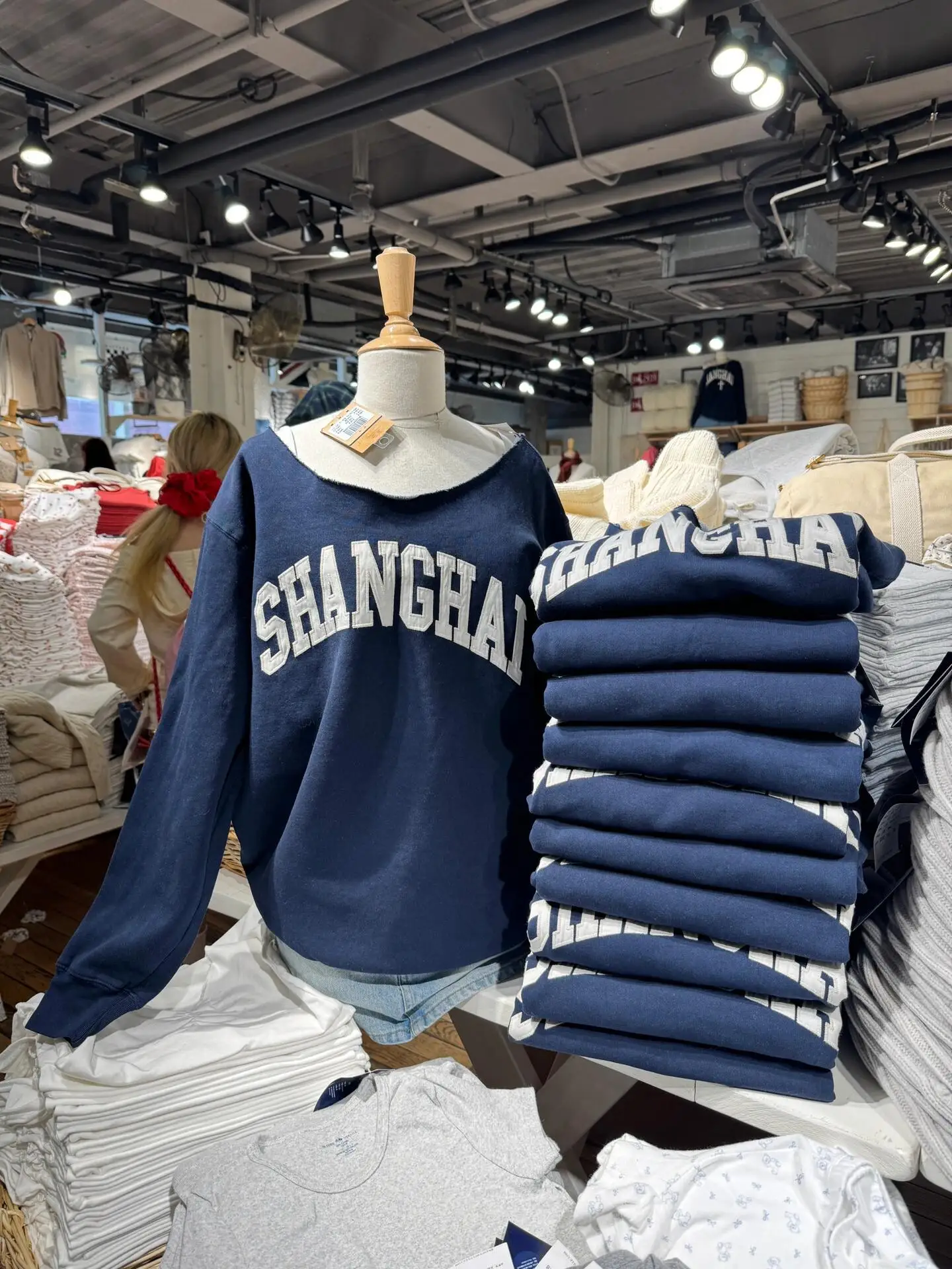 Women's Oversized Hoodie Brandy BM Blue Embroidered Fce Long Sve Street Sle ort Length Cotton Sweatirt
Women's Oversized Hoodie Brandy BM Blue Embroidered Fce Long Sve Street Sle ort Length Cotton Sweatirt