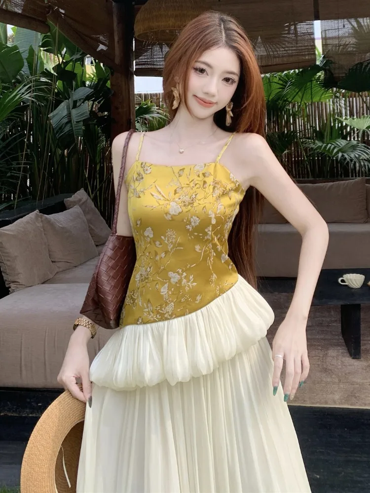 Elegant Ruffle Sleeveless Strap Top Long Slimming Midi Skirt Two Piece Set Women's Fashion Korean Style Commute Summer Casual
Elegant Ruffle Sleeveless Strap Top Long Slimming Midi Skirt Two Piece Set Women's Fashion Korean Style Commute Summer Casual