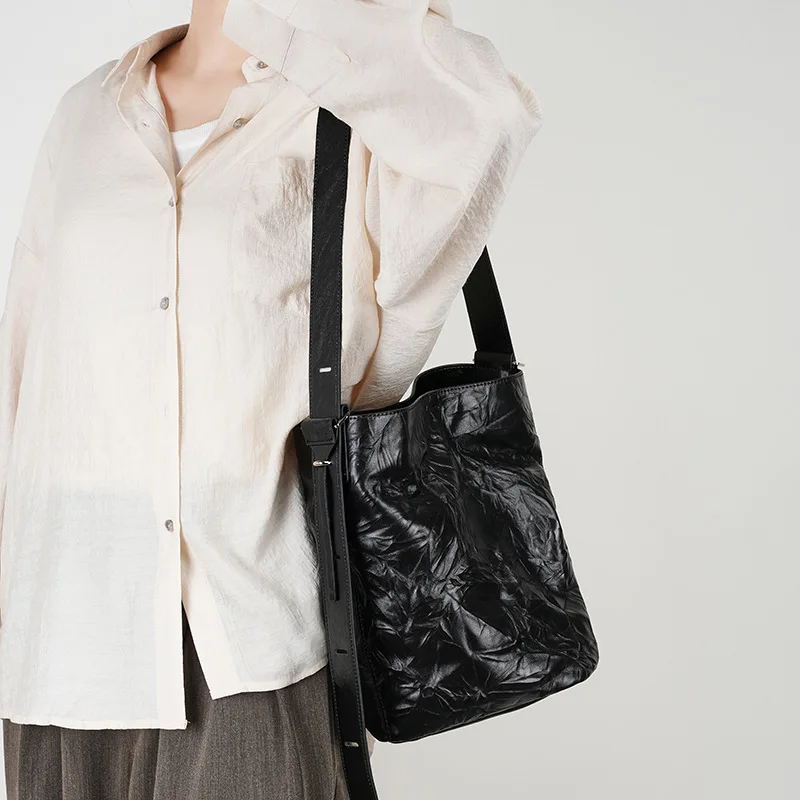 Real Cow Leather Lady's Messenger Bags Soft Genuine Cowhide Functional Shoulder Office Retro Bag Pleated Ladies Hand Big Bags
Real Cow Leather Lady's Messenger Bags Soft Genuine Cowhide Functional Shoulder Office Retro Bag Pleated Ladies Hand Big Bags