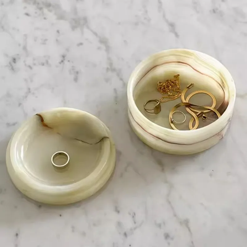 French natural jade jewelry storage box designer model room desktop jewelry necklace storage decoration
French natural jade jewelry storage box designer model room desktop jewelry necklace storage decoration