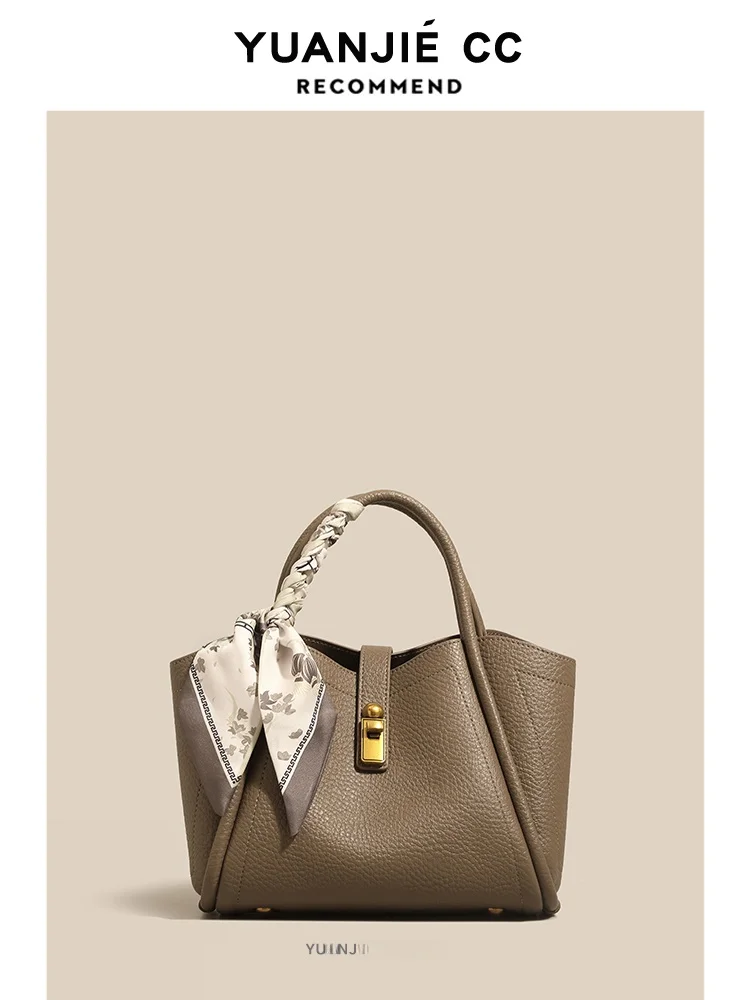 Genuine Leather Women's Bag 2026 New Style Silk Scarf Decorated Handbag Mom's Bag Gift Shoulder Bag Crossbody Bag
Genuine Leather Women's Bag 2026 New Style Silk Scarf Decorated Handbag Mom's Bag Gift Shoulder Bag Crossbody Bag