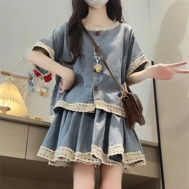Two piece/set summer new vintage loose fitting denim top+lace patchwork denim skirt for girls
Two piece/set summer new vintage loose fitting denim top+lace patchwork denim skirt for girls