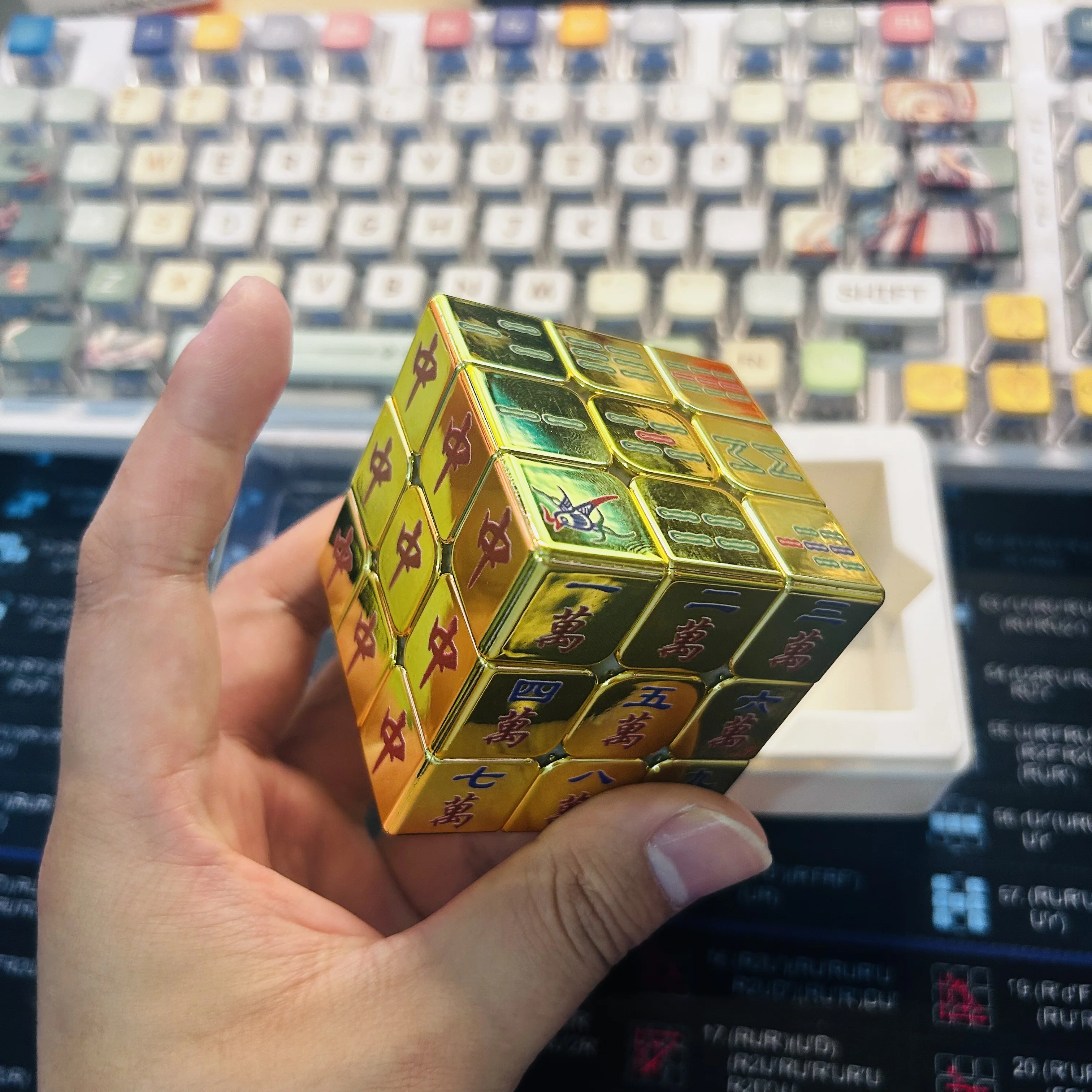 Новый гальванический куб 3x3x3 золотой маджонг 3x3 магнитный куб SpeedCube игры и головоломки детские игрушки
Новый гальванический куб 3x3x3 золотой маджонг 3x3 магнитный куб SpeedCube игры и головоломки детские игрушки