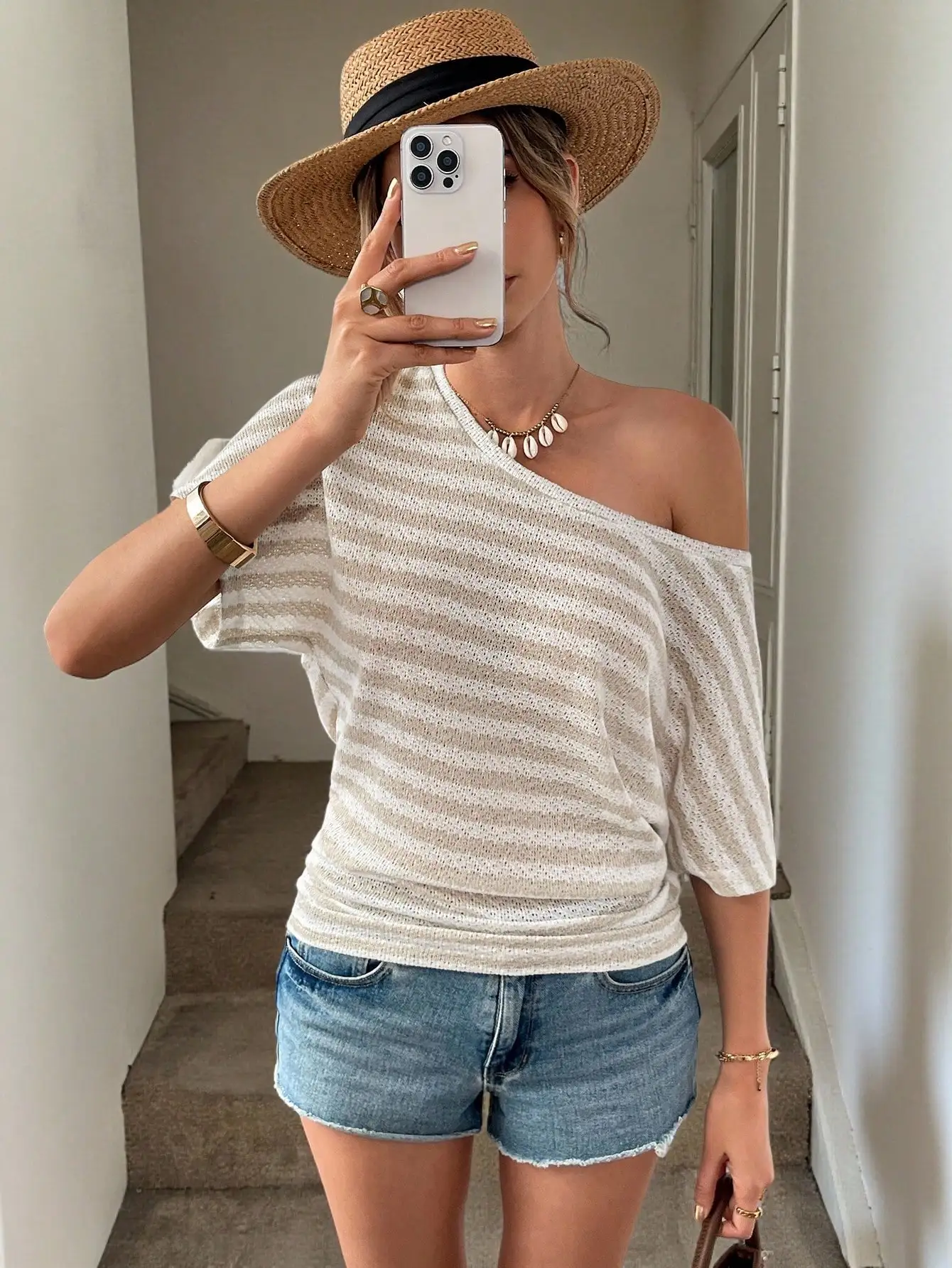 Women's Oversized Asymmetrical Off-Shoulder Striped Knit Top - Loose Fit, Lightweight Summer Wear
Women's Oversized Asymmetrical Off-Shoulder Striped Knit Top - Loose Fit, Lightweight Summer Wear