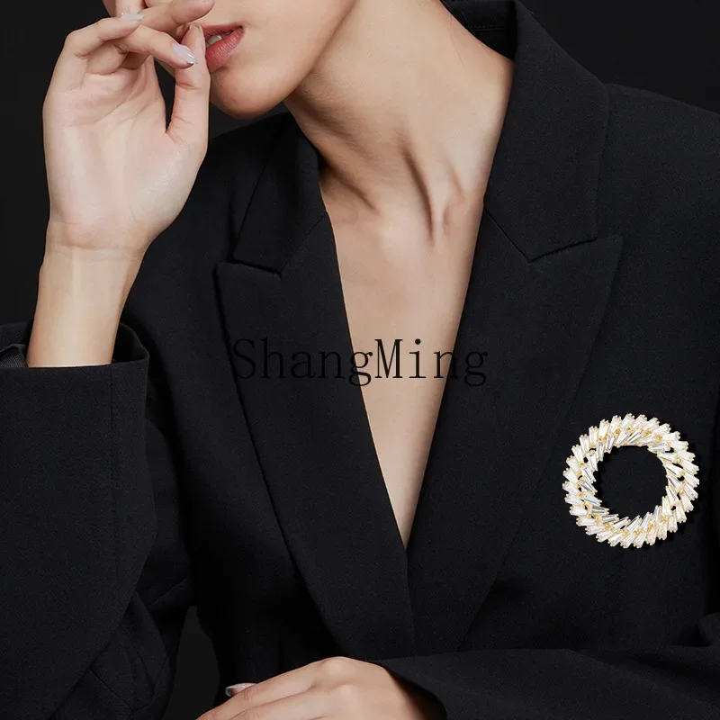 CLL new design sense atmosphere light luxury high sense ring coat brooch accessories silk scarf buckle dual-purpose
CLL new design sense atmosphere light luxury high sense ring coat brooch accessories silk scarf buckle dual-purpose