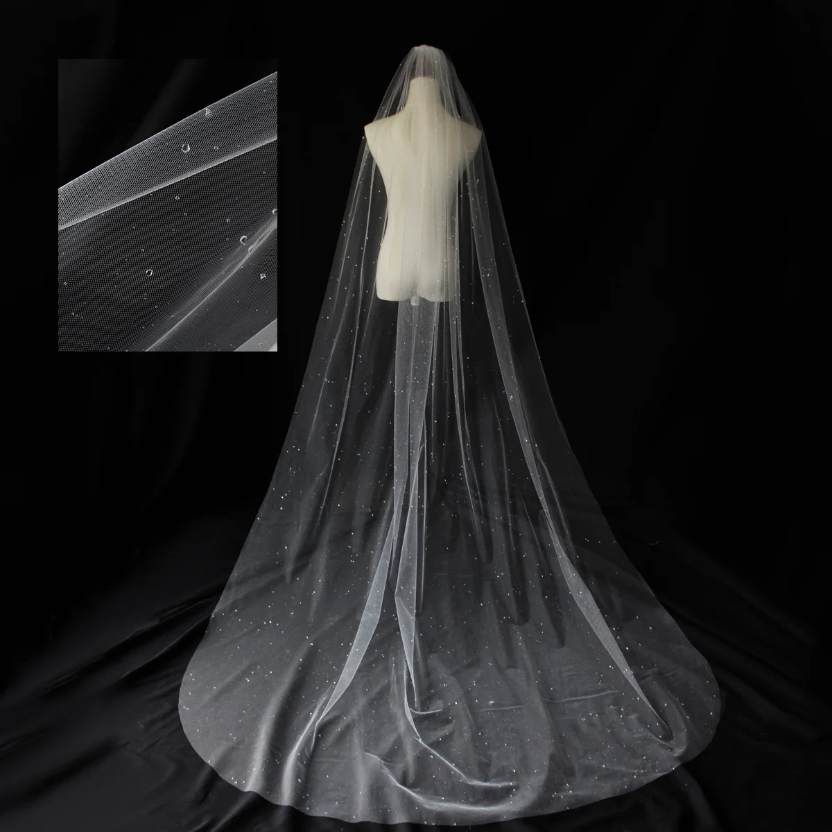 Eye Catching Wedding Veils Long Bridal Veils 2.3m Long Veils Tulle with Sparkling Crystal Beads Comb
Eye Catching Wedding Veils Long Bridal Veils 2.3m Long Veils Tulle with Sparkling Crystal Beads Comb