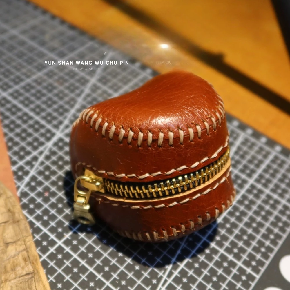 Handmade top-grain cowhide coin purse, baseball brown, cultural play storage bag, bag charm, earphone pouch
Handmade top-grain cowhide coin purse, baseball brown, cultural play storage bag, bag charm, earphone pouch