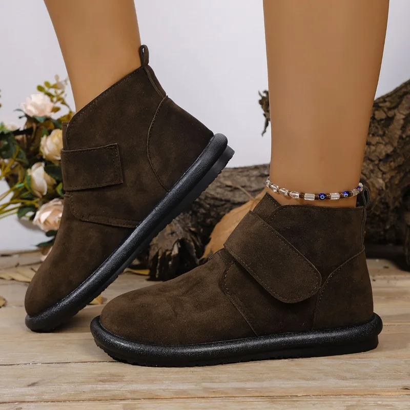 Винтажная женская обувь большого размера, осень 2023, новые замшевые легкие удобные полусапожки, уличные нескользящие модные повседневные туфли на плоской подошве
Винтажная женская обувь большого размера, осень 2023, новые замшевые легкие удобные полусапожки, уличные нескользящие модные повседневные туфли на плоской подошве