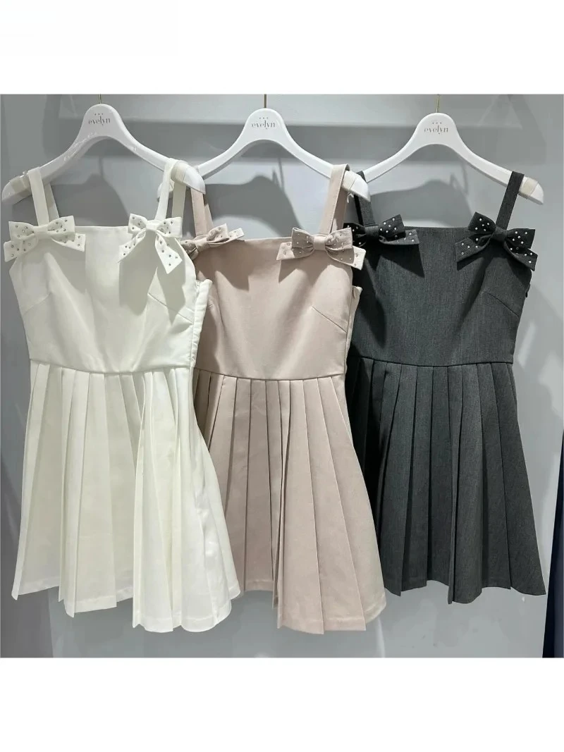 Spring Summer Versatile High-waisted Slim-fitting Suspender Dresses Japanese Sweet Girl Bow-tied Rhinestone Pleated Short Dress
Spring Summer Versatile High-waisted Slim-fitting Suspender Dresses Japanese Sweet Girl Bow-tied Rhinestone Pleated Short Dress
