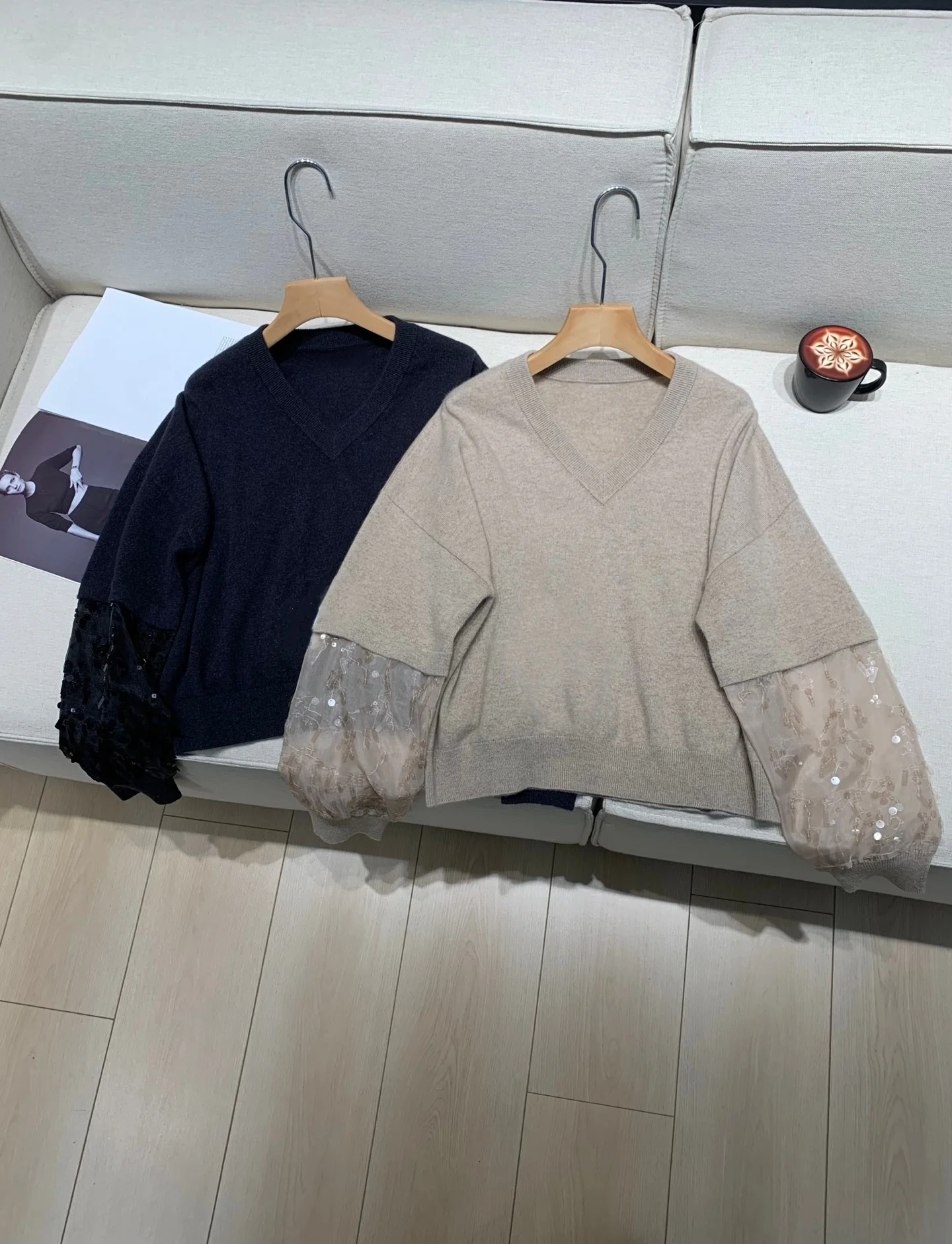 Women's Sequin Embroidery Sweater V-Neck Long Sleeve Fashion Loose Knitted Pullover
Women's Sequin Embroidery Sweater V-Neck Long Sleeve Fashion Loose Knitted Pullover