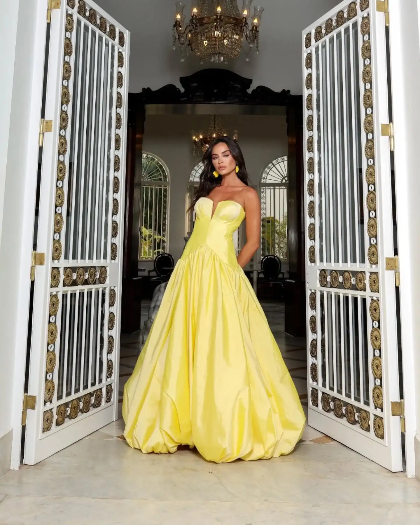 Customized High Quality Strapless Satin Sleeveless Evening Dresses Elegant Floor Length Celebrity Gowns Vestido De Noche
Customized High Quality Strapless Satin Sleeveless Evening Dresses Elegant Floor Length Celebrity Gowns Vestido De Noche