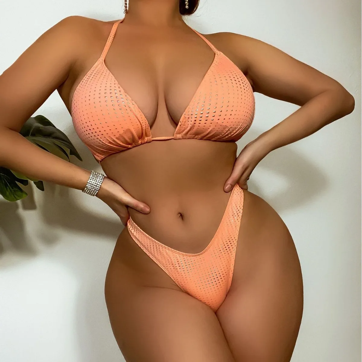 New European and American Hot-selling Neck-hanging Geometric Hot Silver Solid Color Fashionable and Sexy Bikini, Swimsuit 2419
New European and American Hot-selling Neck-hanging Geometric Hot Silver Solid Color Fashionable and Sexy Bikini, Swimsuit 2419