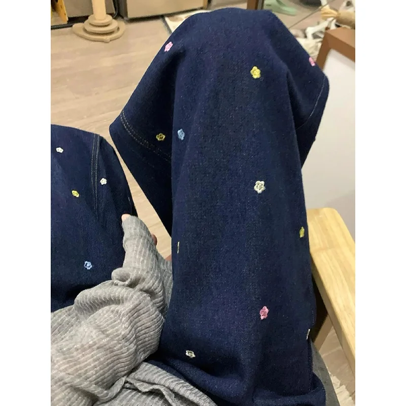 Retro Embroidered Floral High Waist Loose Wide Leg Jeans Women's Autumn Casual Straight Long Trousers Faionable Denim Skinnies
Retro Embroidered Floral High Waist Loose Wide Leg Jeans Women's Autumn Casual Straight Long Trousers Faionable Denim Skinnies