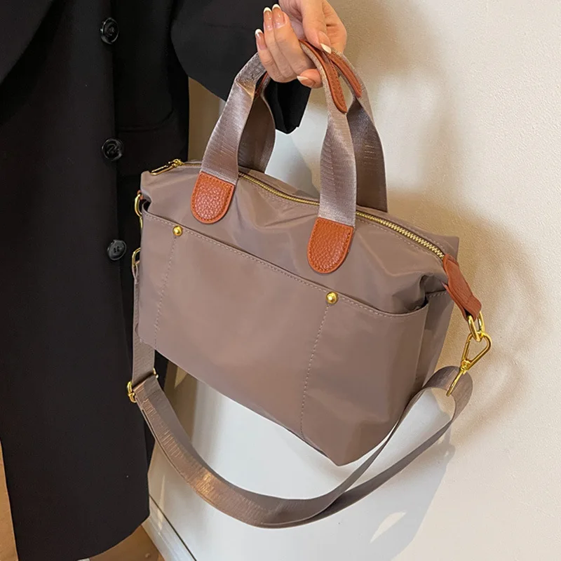 Large Capacity Travel Simple Boston BagWomen's Fashion Crossbody Bag Dumpling Bag Single-shoulder Portable
Large Capacity Travel Simple Boston BagWomen's Fashion Crossbody Bag Dumpling Bag Single-shoulder Portable