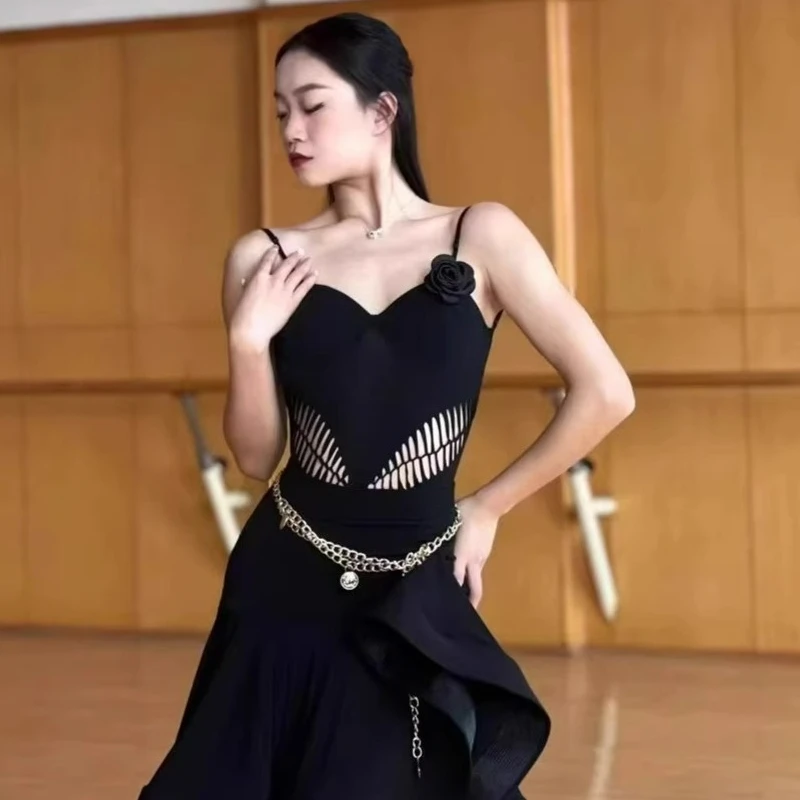 Женский костюм для латинских танцев, топ с лямкой на шее и открытой спиной, коричневое, черное распашное платье, женский комплект одежды для выступлений на сцене, румба-ча-ча
Женский костюм для латинских танцев, топ с лямкой на шее и открытой спиной, коричневое, черное распашное платье, женский комплект одежды для выступлений на сцене, румба-ча-ча