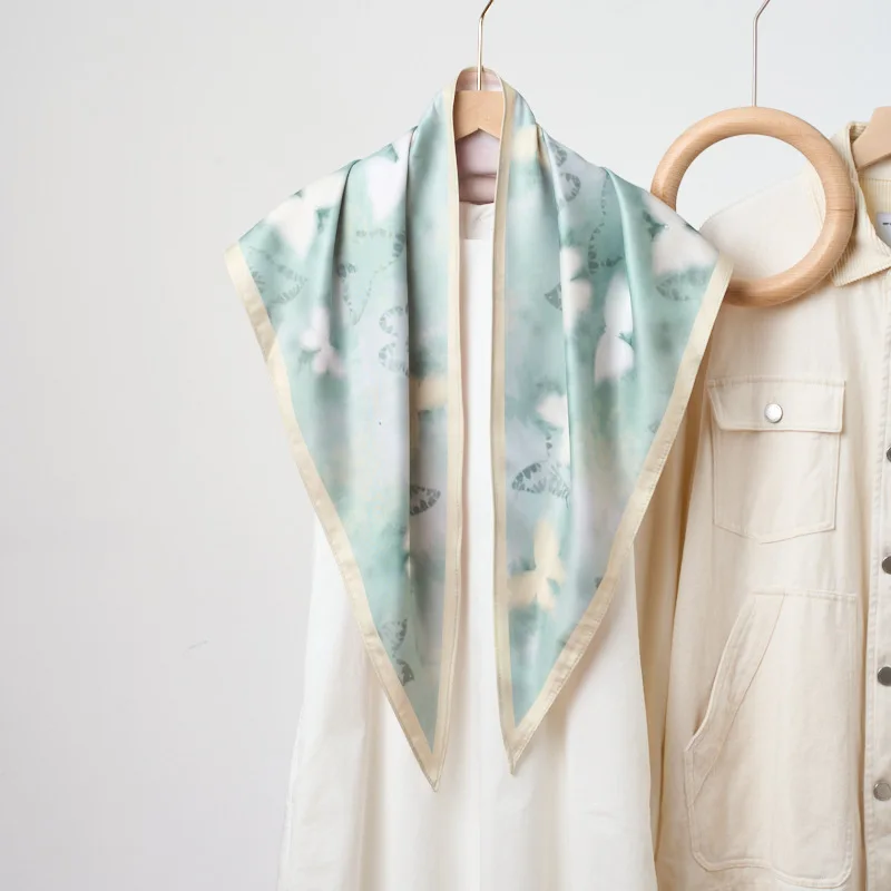 New Small Fresh Butterfly Printing Double-sided Heterochrome Triangle Scarf Sweet and Cute Imitation Silk High-end Silk Scarf
New Small Fresh Butterfly Printing Double-sided Heterochrome Triangle Scarf Sweet and Cute Imitation Silk High-end Silk Scarf