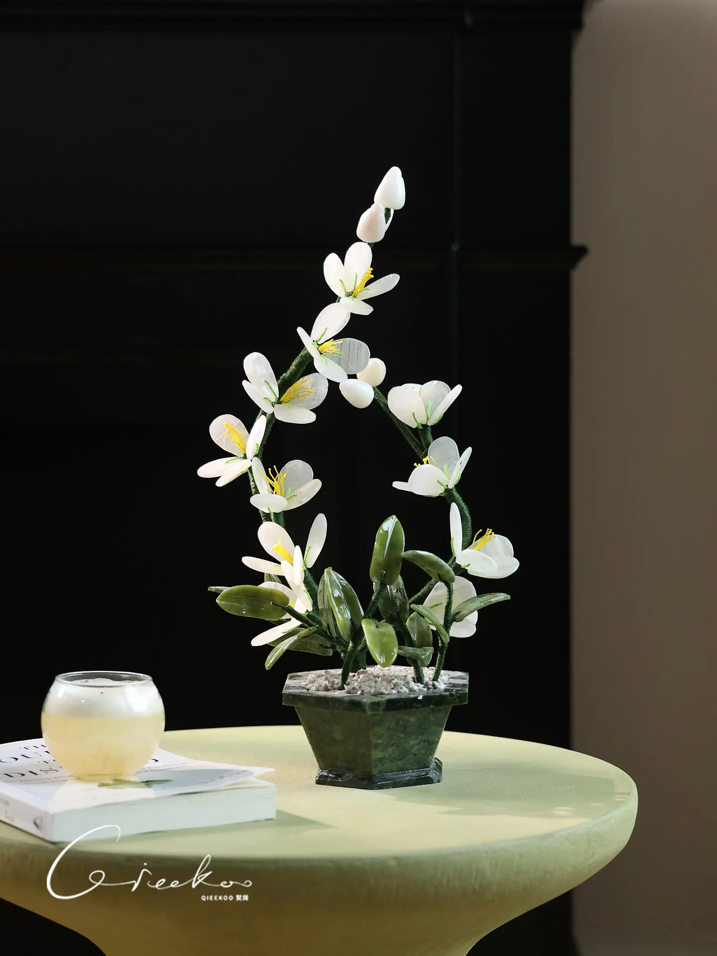 New chinoiserie jade plant florals shape art for desktop decorations, suitable for entrance, office housewarming opening gifts
New chinoiserie jade plant florals shape art for desktop decorations, suitable for entrance, office housewarming opening gifts