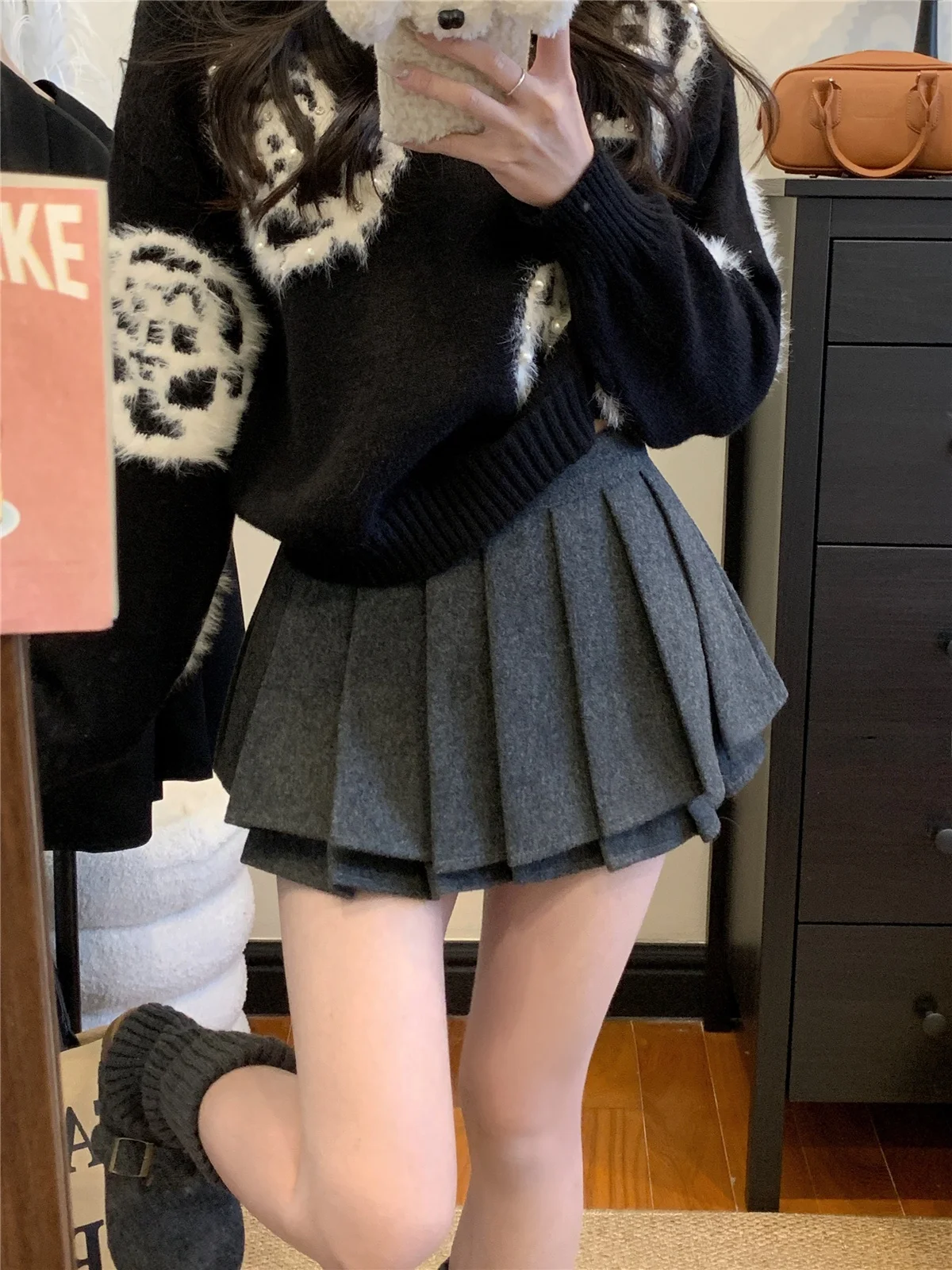 Юбка с высокой талией, плиссированная, женская, весна-осень, новая, повседневная, с защитой от просвечивания, А-силуэт, короткая, двухслойная, теплая, повседневная
Юбка с высокой талией, плиссированная, женская, весна-осень, новая, повседневная, с защитой от просвечивания, А-силуэт, короткая, двухслойная, теплая, повседневная