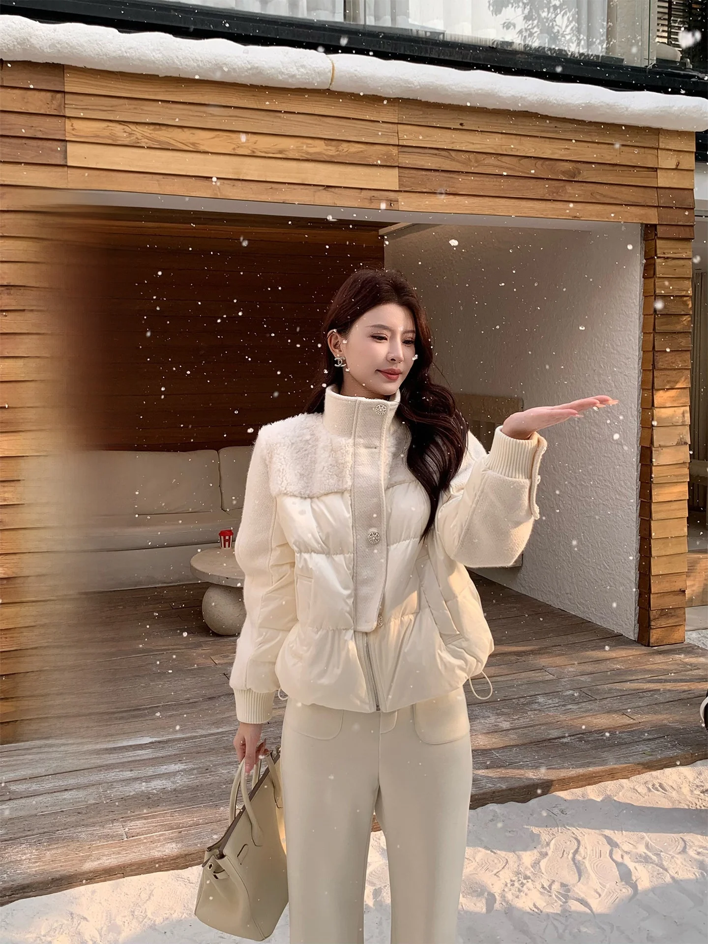 Kun Winter ort Plu Jaet Women's Thiened Lamb Fur Coat Casual Sle Regular Fit 90% down Fill Power Polyester Fiber
Kun Winter ort Plu Jaet Women's Thiened Lamb Fur Coat Casual Sle Regular Fit 90% down Fill Power Polyester Fiber