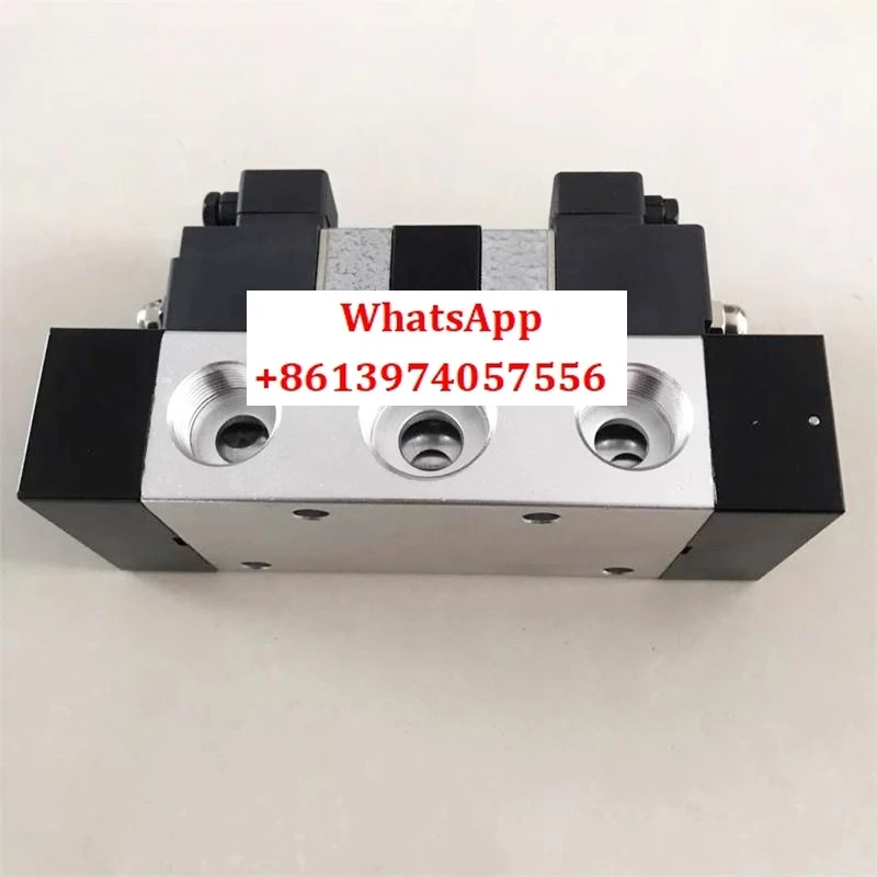 Q35D2C-L20 three position five way solenoid valve Q35D2C-L25 pneumatic directional valve electric control valve
Q35D2C-L20 three position five way solenoid valve Q35D2C-L25 pneumatic directional valve electric control valve