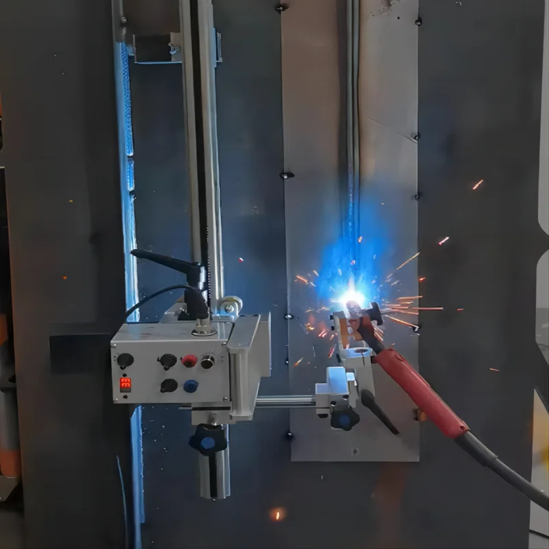 KA-C1 Труба с прямым швом MIG Сварочный плоский автоматический трактор Горизонтальные универсальные магнитные направляющие Высокоточный сварочный робот
KA-C1 Труба с прямым швом MIG Сварочный плоский автоматический трактор Горизонтальные универсальные магнитные направляющие Высокоточный сварочный робот