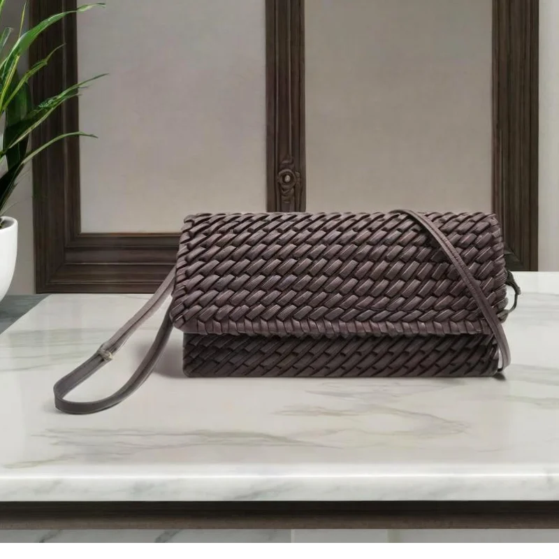 Highend Flap Woven Handbag Fashion New Summer Versatile Retro Cross-woven Clutch Bag Brand Design Shoulderbag Wrist Bag Gift Hot
Highend Flap Woven Handbag Fashion New Summer Versatile Retro Cross-woven Clutch Bag Brand Design Shoulderbag Wrist Bag Gift Hot