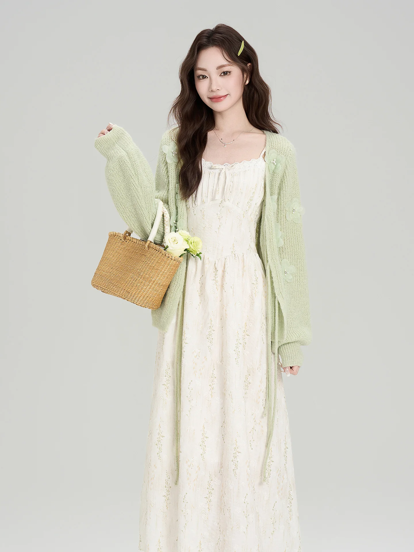 Women's Beautiful Knitted Loose Cardigan And Halter Dress Set Spring 2026 Casual High Waist A-Line Skirt Two-Piece Suit
Women's Beautiful Knitted Loose Cardigan And Halter Dress Set Spring 2026 Casual High Waist A-Line Skirt Two-Piece Suit