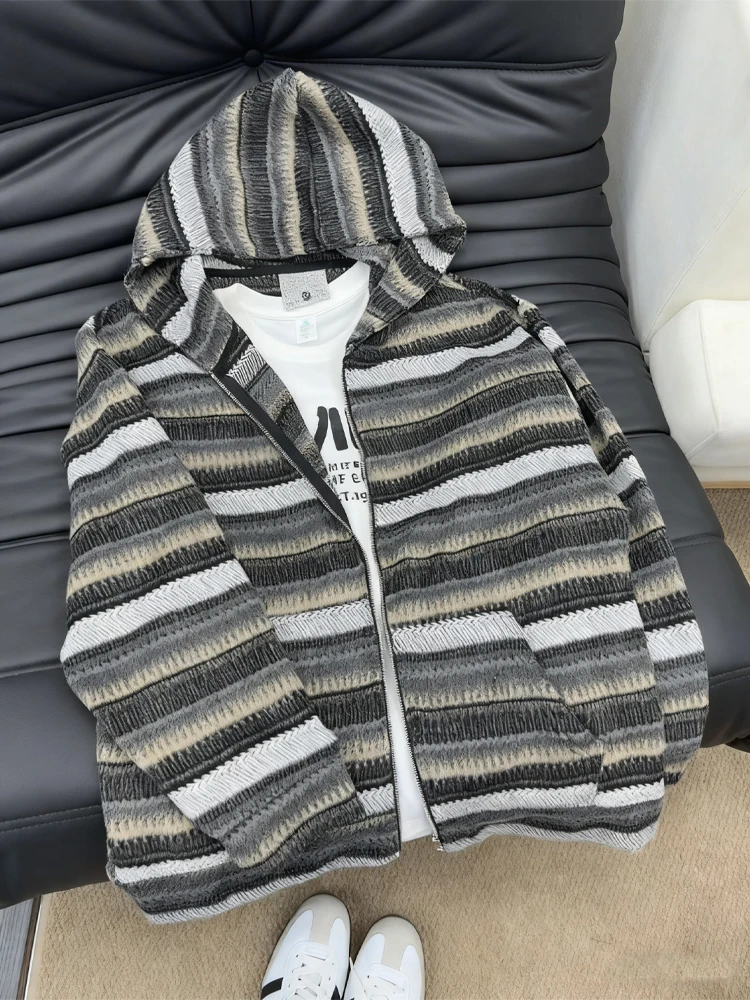 Американский ленивый полосатый шерстяной вязаный открытый кардиган, свитер, мужской осенний высококачественный тяжелый свободный крой, цвет Blo Oute... 
Американский ленивый полосатый шерстяной вязаный открытый кардиган, свитер, мужской осенний высококачественный тяжелый свободный крой, цвет Blo Oute...