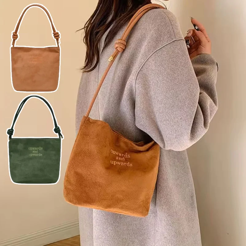 Женская сумка-кроссбоди с эффектом ретро-замши, вместительная сумка-тоут с буквенным принтом и модным дизайном, вместительная сумка-ведро для повседневного использования
Женская сумка-кроссбоди с эффектом ретро-замши, вместительная сумка-тоут с буквенным принтом и модным дизайном, вместительная сумка-ведро для повседневного использования