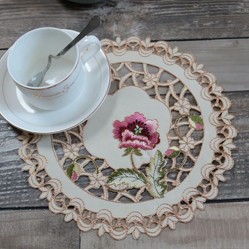 Luxury rose flower embroidery table place mat cloth Wedding Christmas dining placemat kitchen Table decoration and accessories
Luxury rose flower embroidery table place mat cloth Wedding Christmas dining placemat kitchen Table decoration and accessories