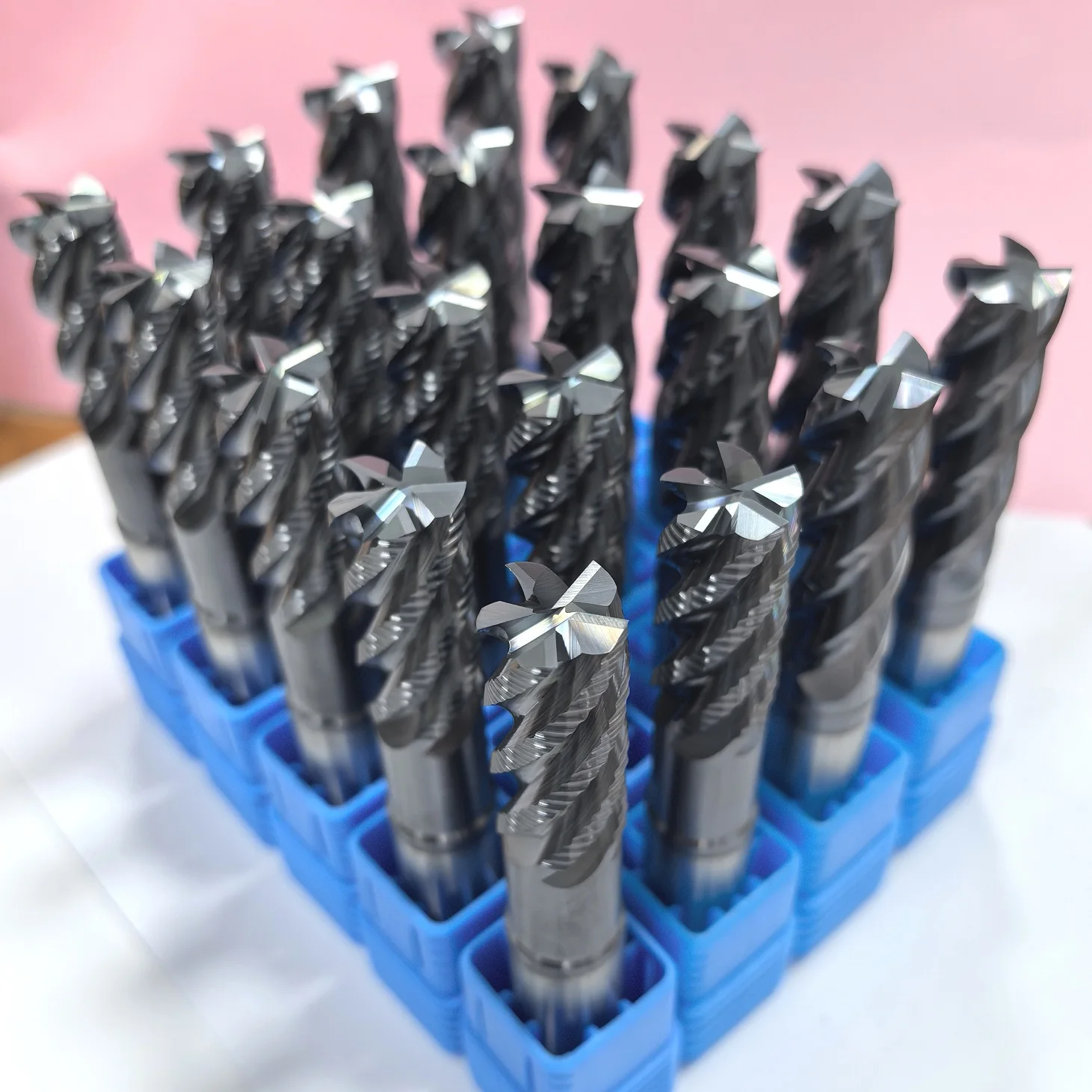 Хвостовик Weldon HRC62 ~ 65 Smokey Grey BALINIT с твердосплавным покрытием, грубая фреза для нержавеющей стали и стали 355
Хвостовик Weldon HRC62 ~ 65 Smokey Grey BALINIT с твердосплавным покрытием, грубая фреза для нержавеющей стали и стали 355