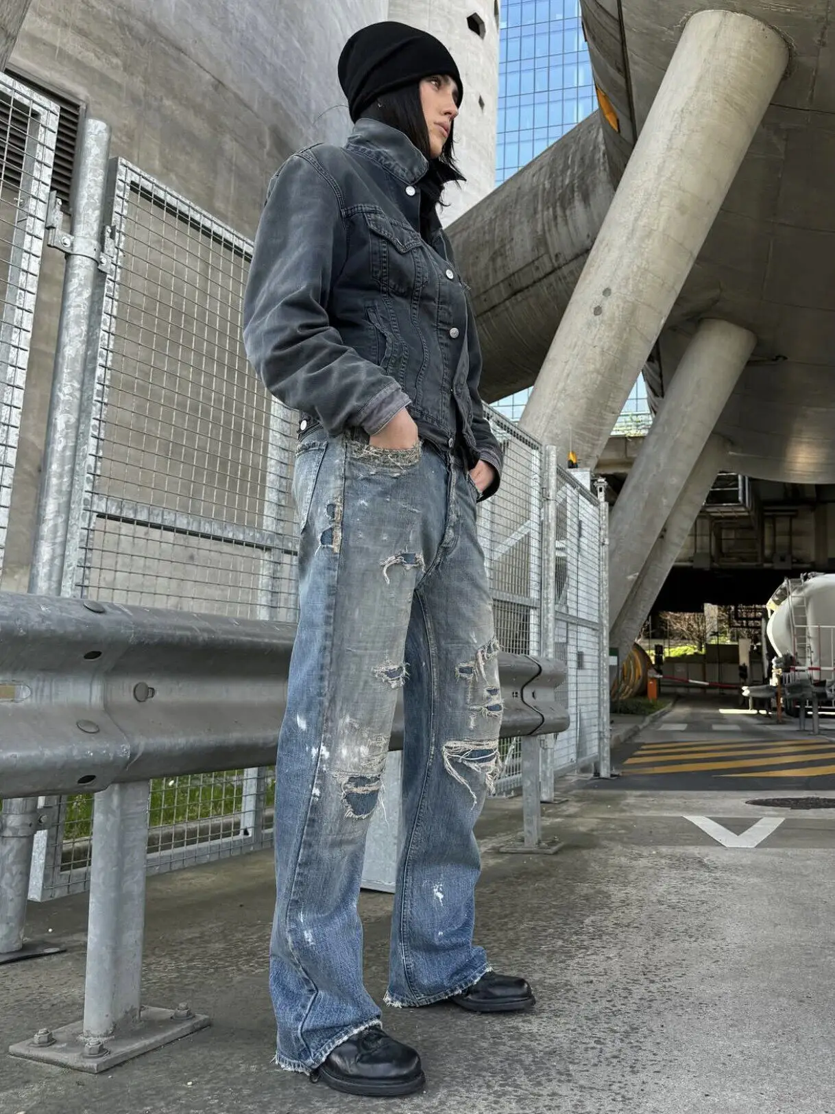 No faith studios wash wreck patch ink splash boro Italian line micro pull jeans
No faith studios wash wreck patch ink splash boro Italian line micro pull jeans