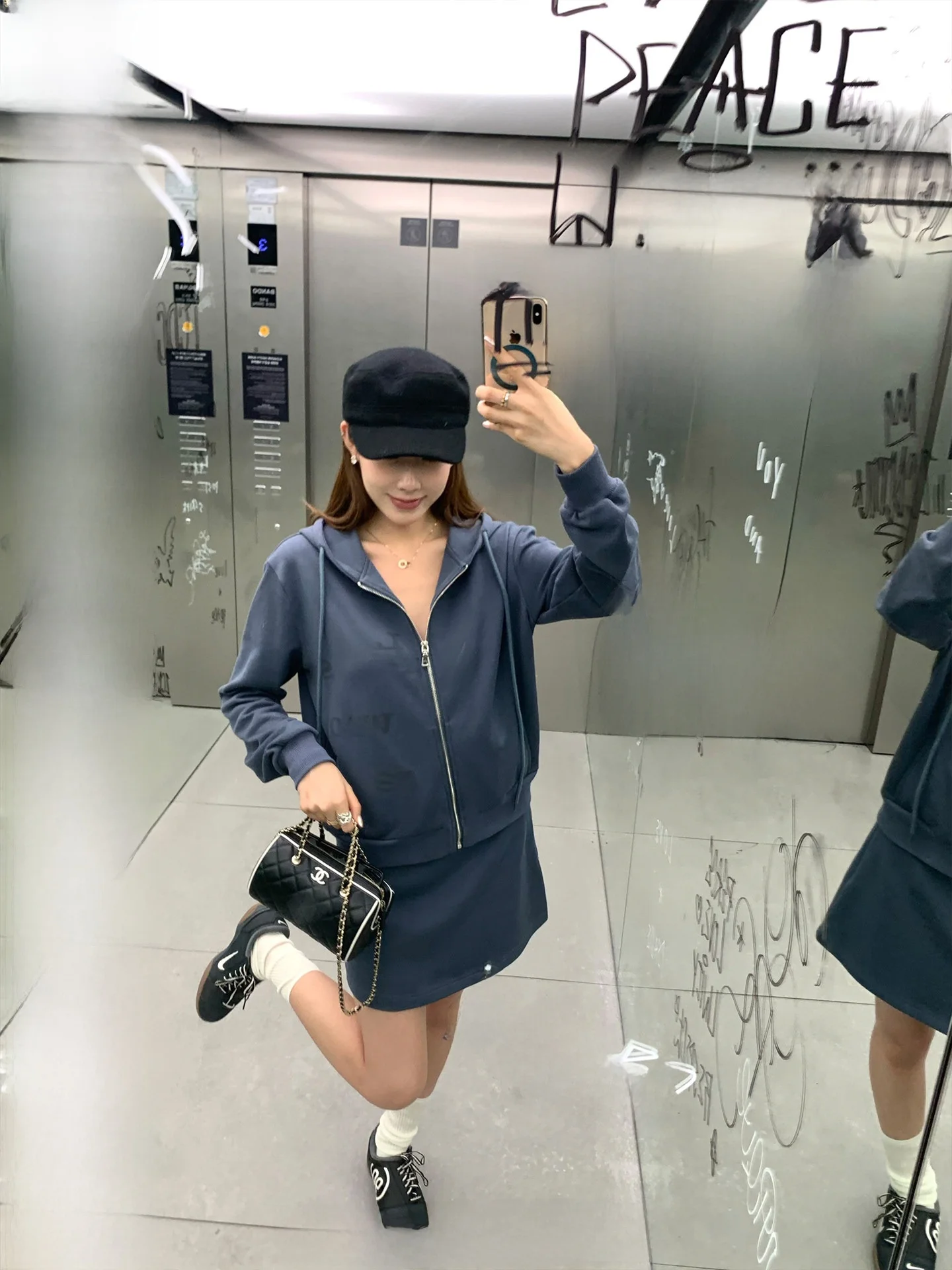 Ranwear London Early Class Loose Fit Cotton Zipper Hoodie Skirt Set Casual Sle Printed Women's Faion Two-Piece Suit
Ranwear London Early Class Loose Fit Cotton Zipper Hoodie Skirt Set Casual Sle Printed Women's Faion Two-Piece Suit